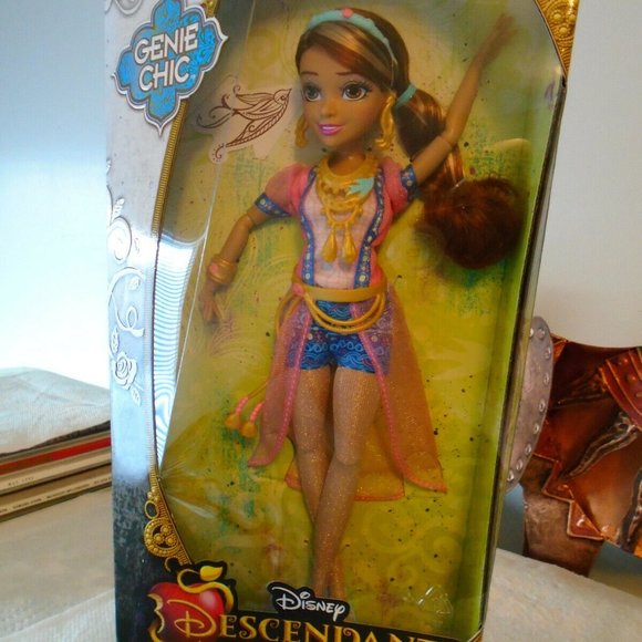 DISNEY DESCENDANTS, GENIE CHIC, AUDREY, AURADON PREP, DOLL, BRAND NEW! - Picture 1 of 4